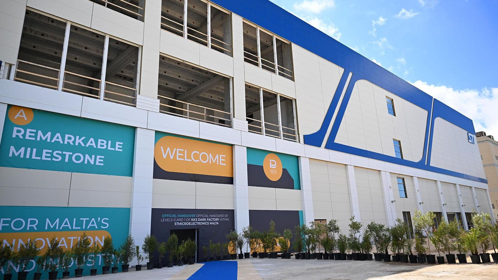 €250 Million STMicroelectronics Investment Advances To Next Phase In Malta