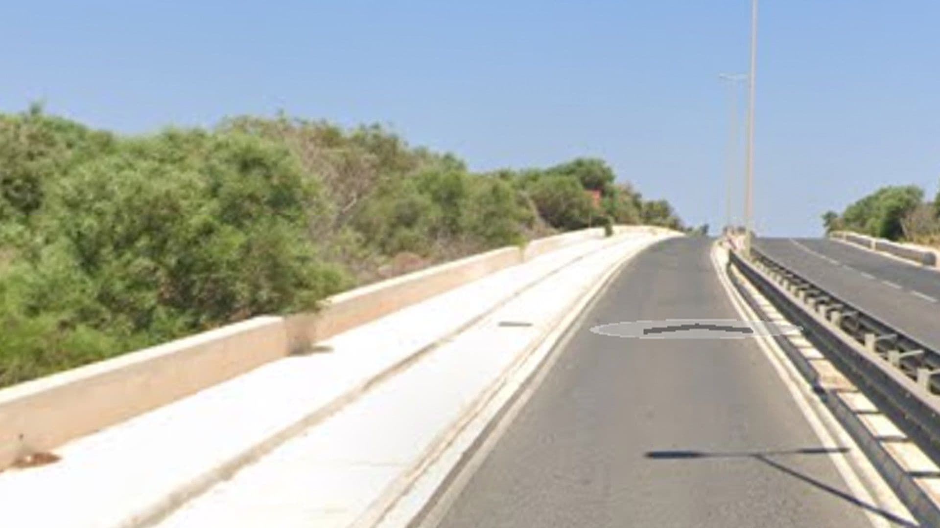 SEVEN BULGARIANS HOSPITALISED AFTER EARLY MORNING VAN CRASH IN ĊIRKEWWA