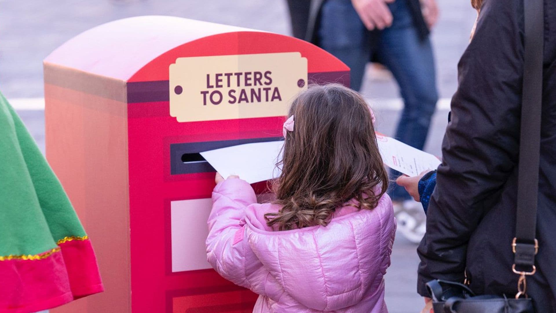 Kids Send Letters To Santa In Valletta With His Elves