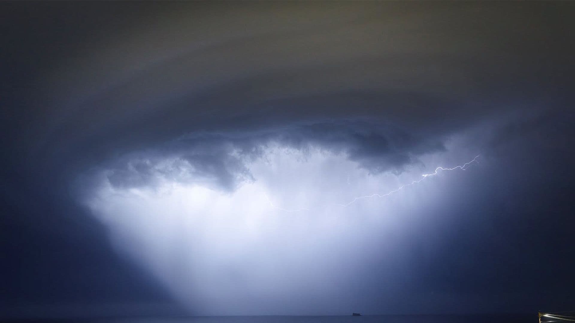 Local Captures Photo Of Supercell Thunderstorm Over Malta Last Night