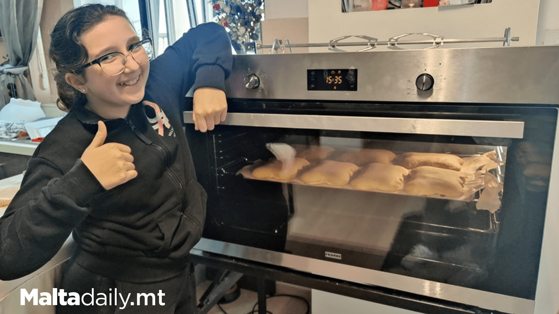 11 Year Old Gwen Selling Figolli In Aid Of Puttinu