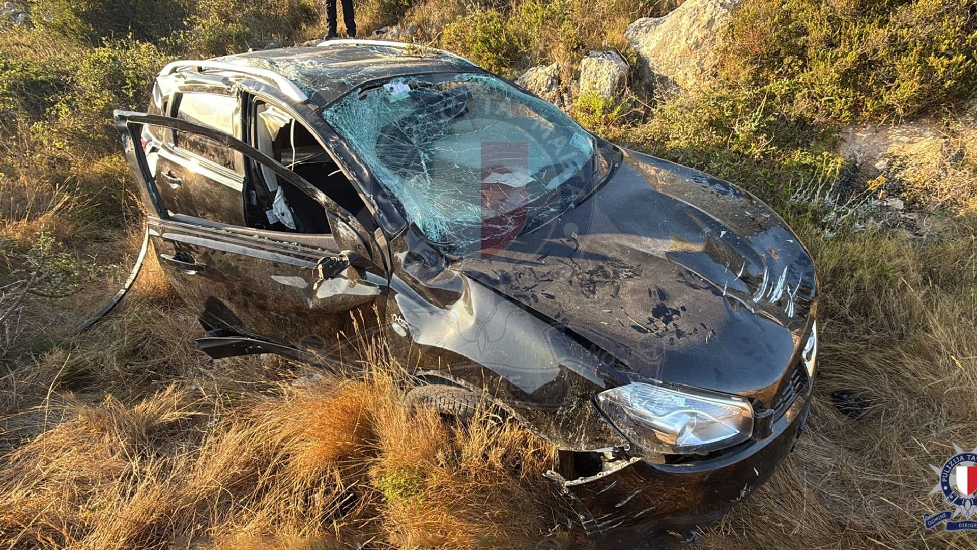 33 Year Old Woman Grievously Injured After Crashing Into Binġemma Field