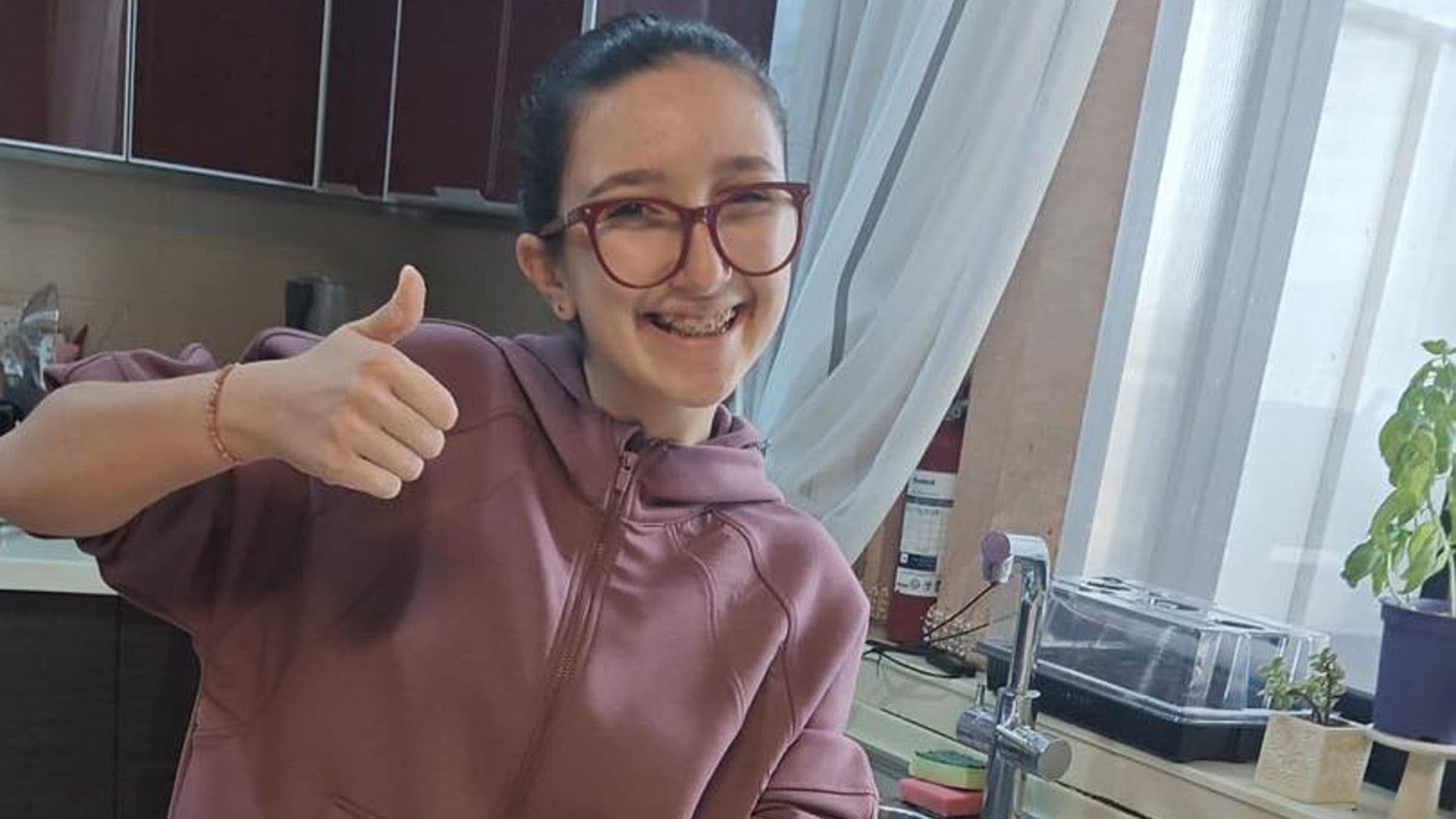 13-YEAR-OLD SELLS FIGOLLI FOR EASTER TO HELP BUILD PUTTINU APARTMENTS IN LONDON