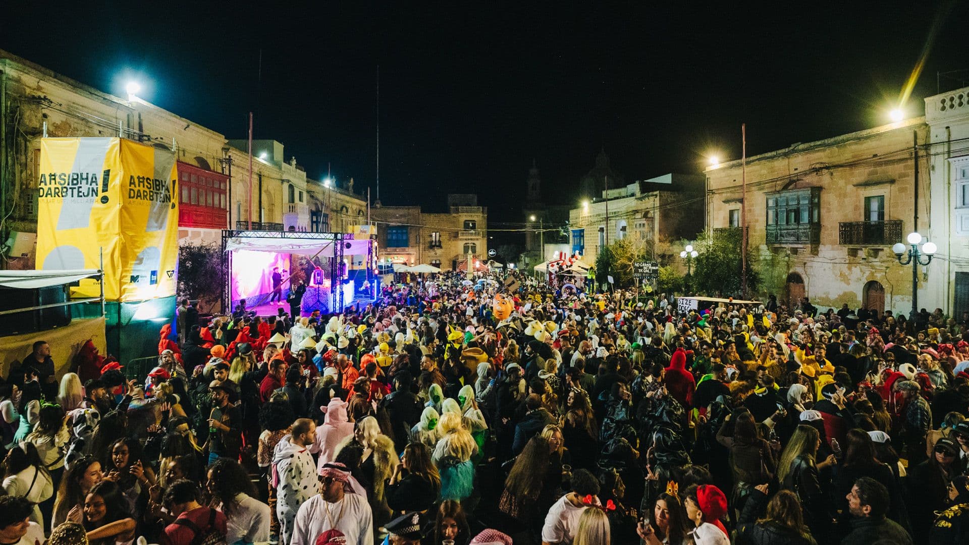 Thousands Flock To Nadur For Friday’s Spontaneous Carnival!