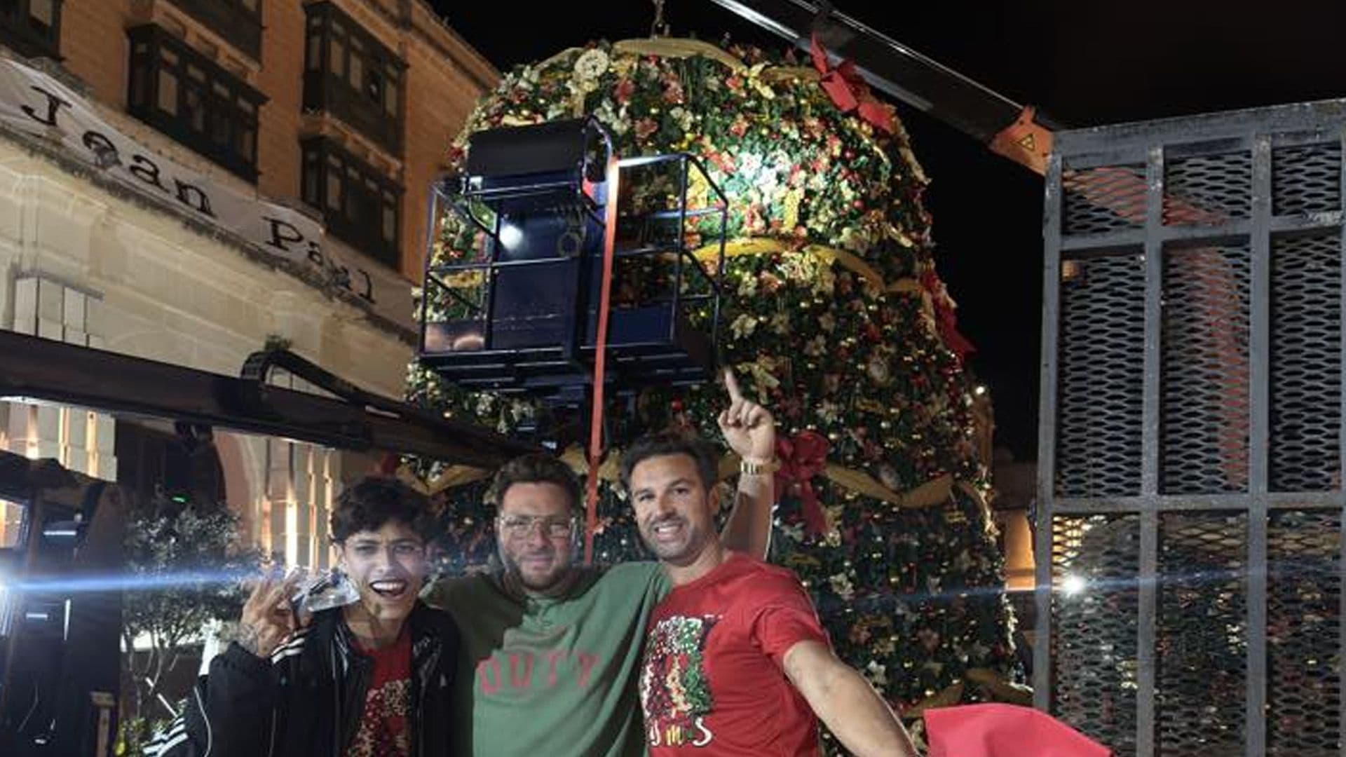 Our 1st Sneak Peek At Henry Galea's Christmas Tree