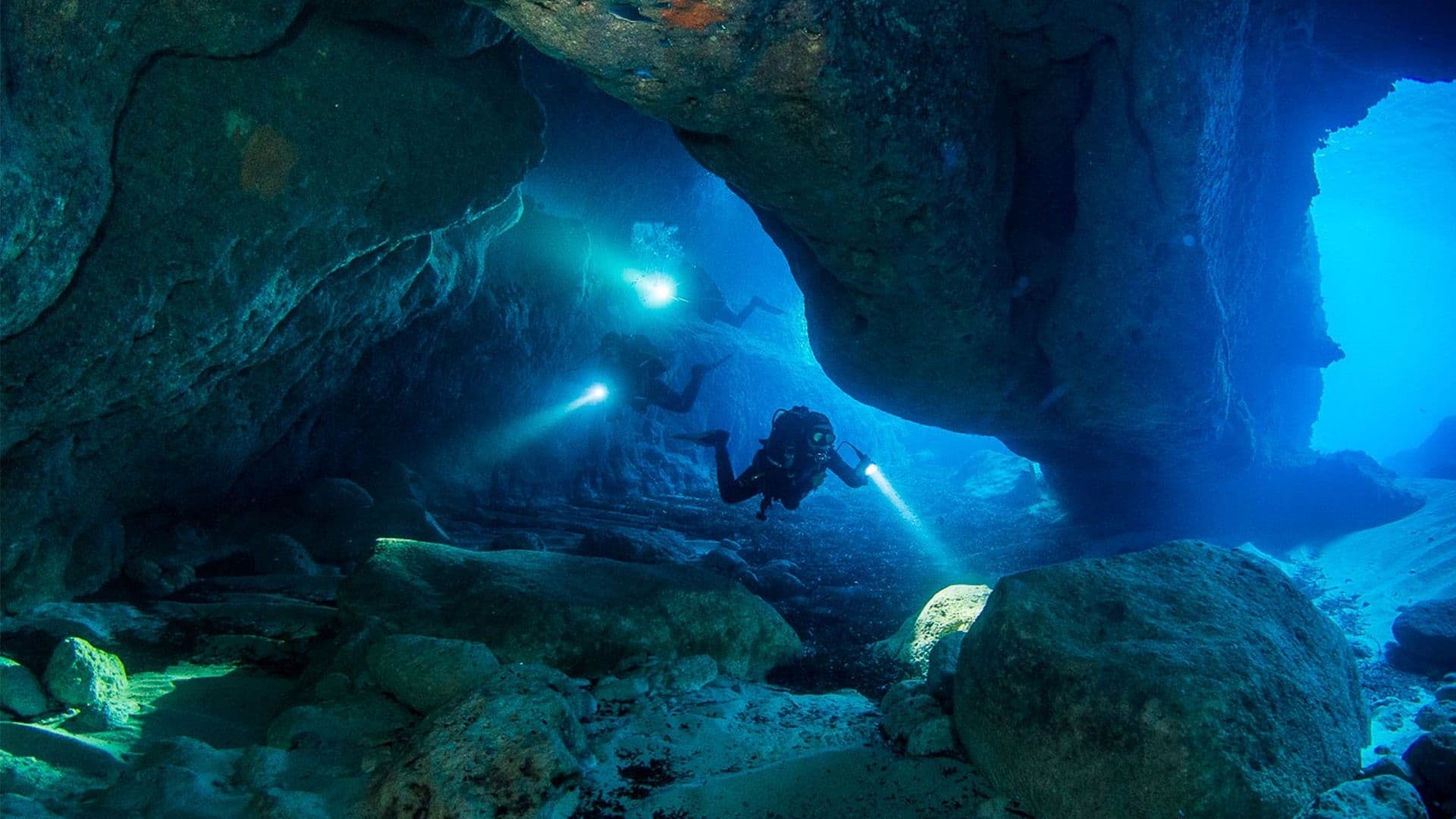 Malta Wins Best Cave Diving Destination In The World