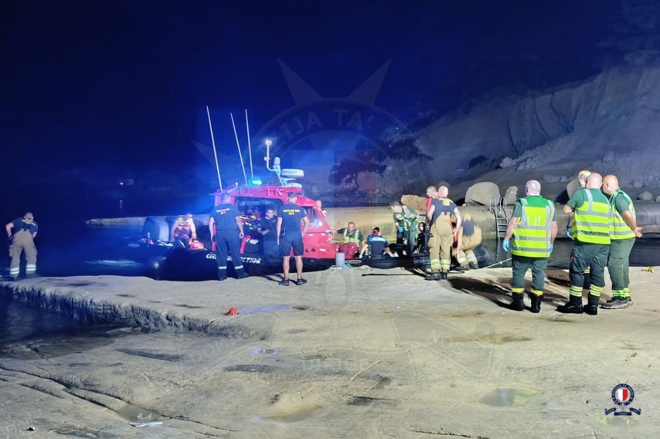 FATHER AND FIVE-YEAR-OLD SON DIE IN ĠNEJNA BAY BOAT COLLISION