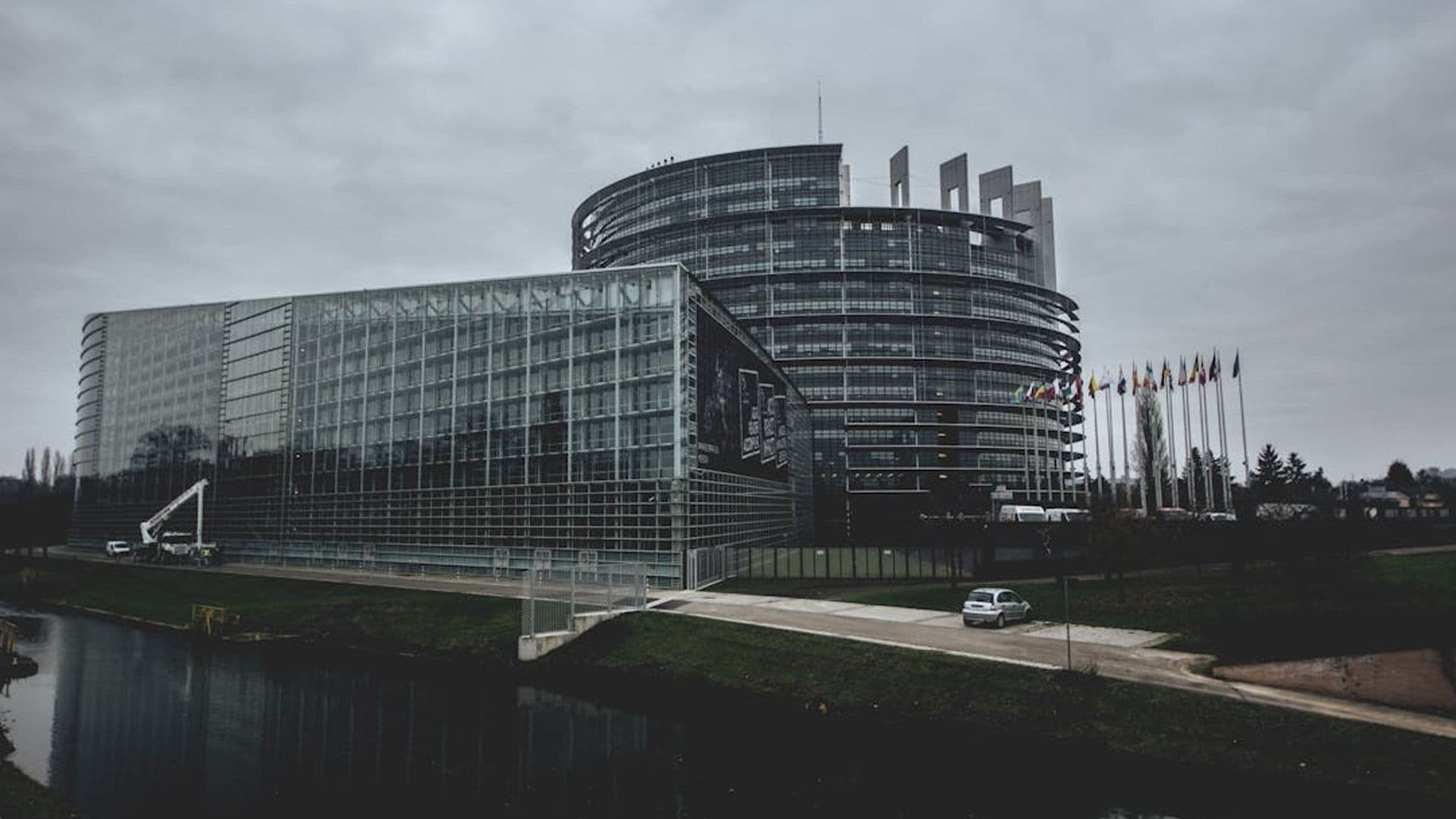 EU Lawmakers Vote In Favour of ‘Return Hubs’ For Asylum Seekers