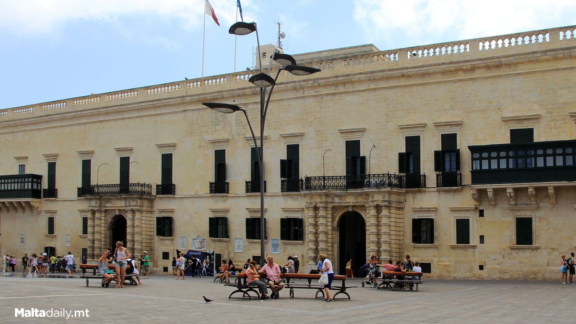 Drunk man Arrested After Scaling President’s Palace