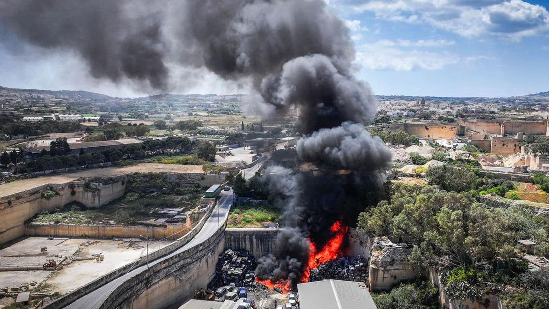Industrial Fire Breaks Out In Mqabba: Civil Protection On Site