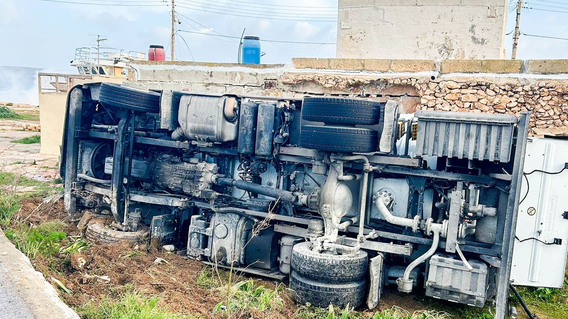 CPD On Site LPG Carrier Overturns In Mellieħa