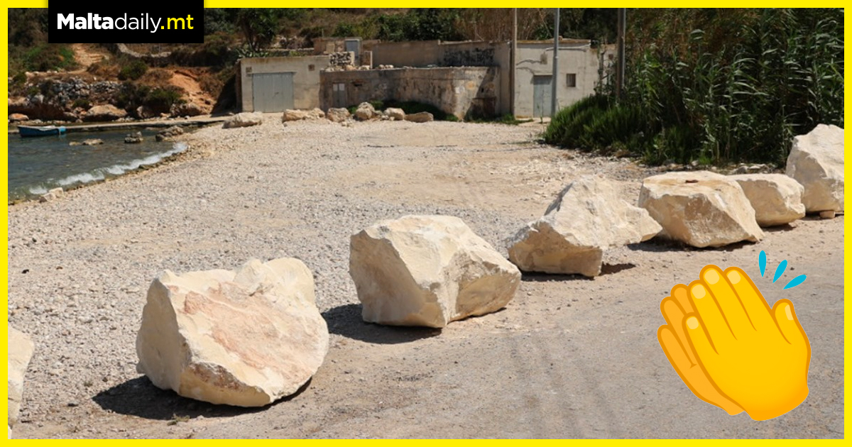 Boulders placed at Mistra beach to prevent caravans from parking