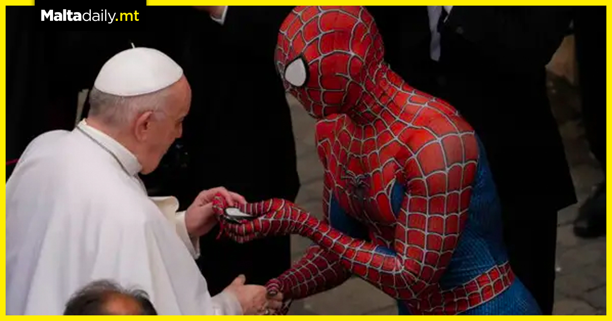 SpiderMan gifts Pope Francis his own Spidey mask