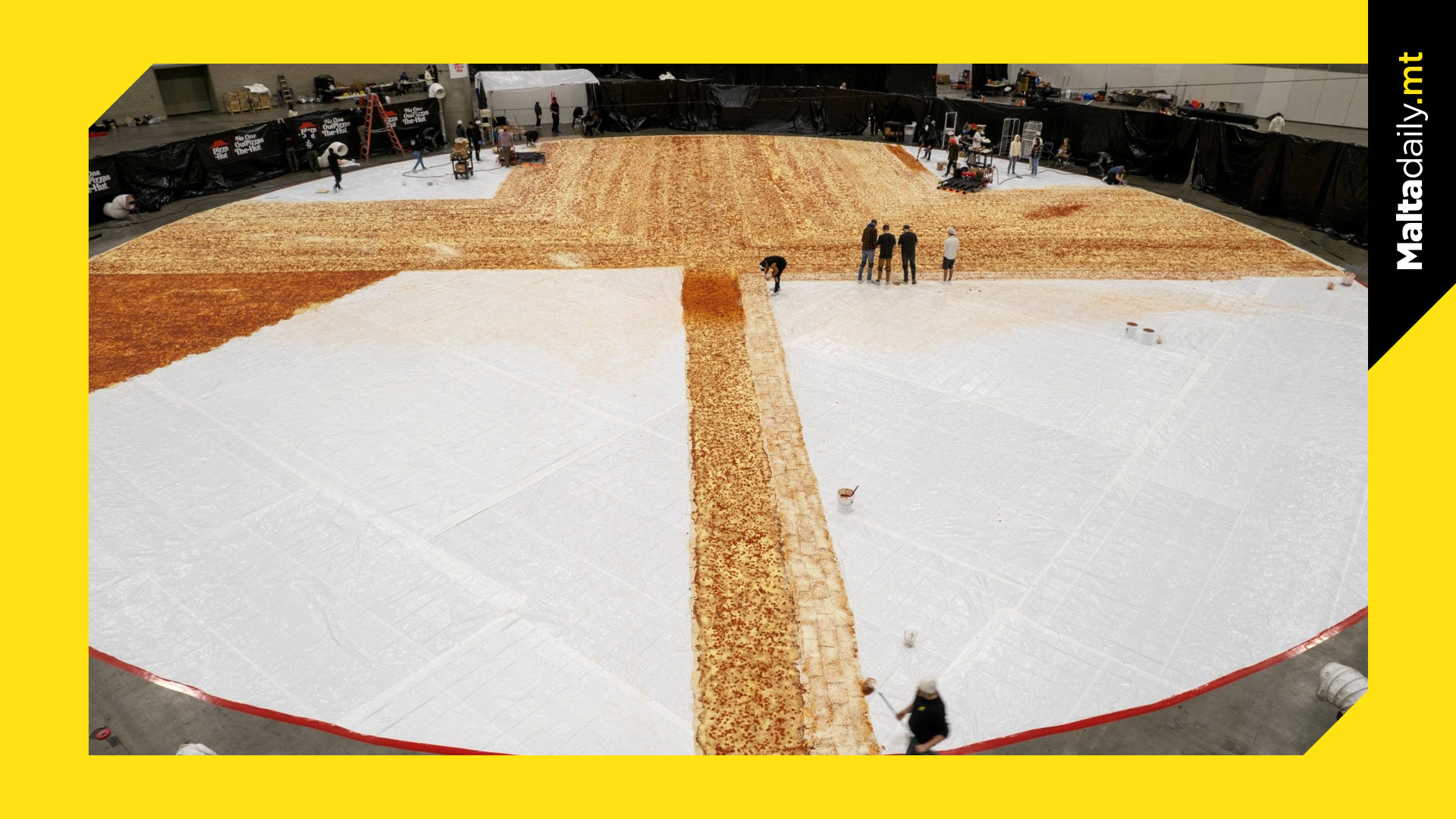 Pizza Hut attempts to break record for 'World's Largest Pizza' in Los Angeles