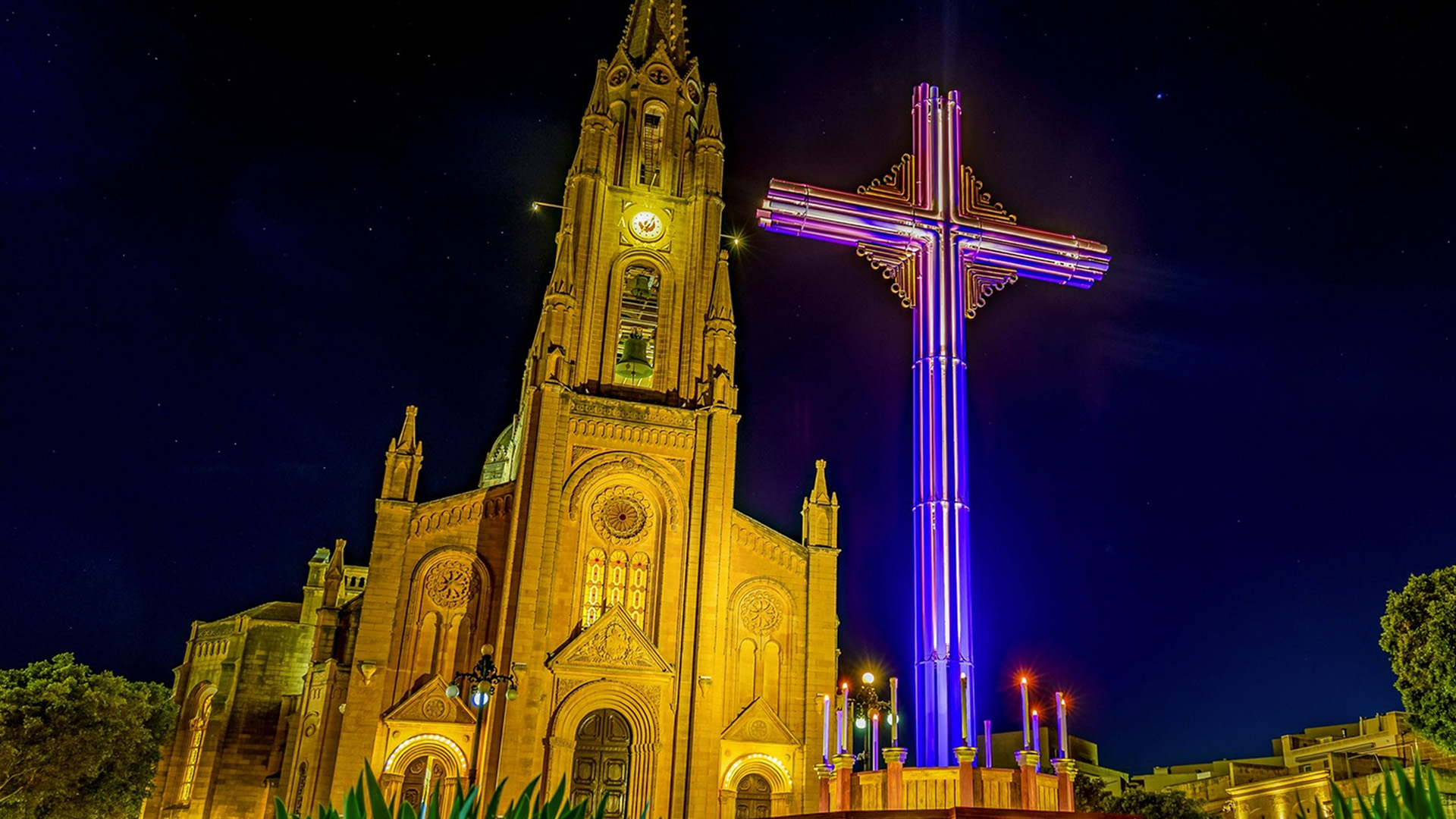 Giant Recycled Cross Erected in Għajnsielem As Holy Week Events Proceed