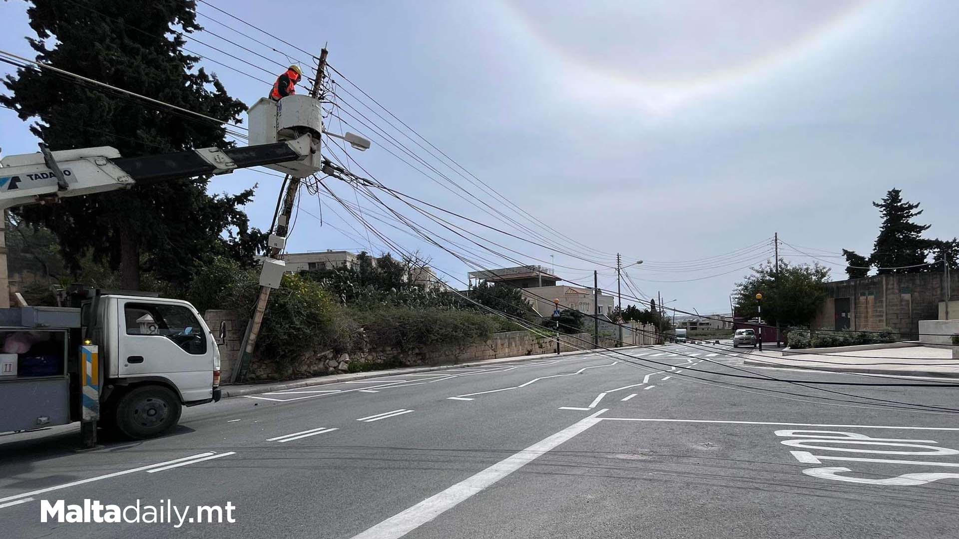 Pole Collapses In Iklin: Traffic Delays Expected