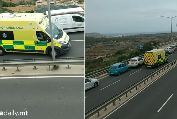 Video Going Viral Shows Ambulance Stuck In Traffic In Emergency