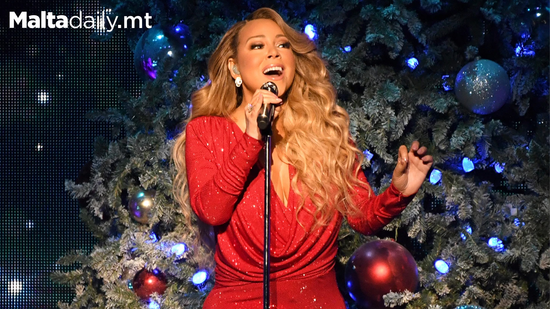 Mariah Carey Declares the Start of Christmas Season