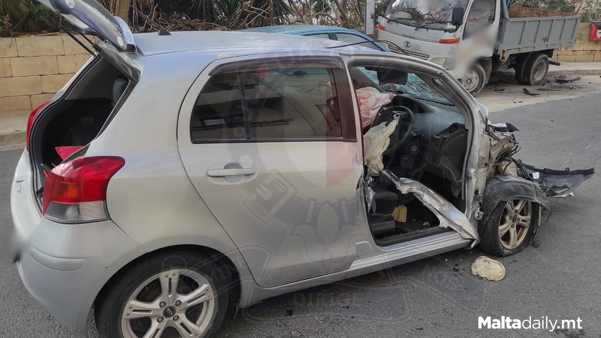 78 YEAR OLD WOMAN AT RISK OF DYING AFTER CRASHING INTO TRUCK IN NAXXAR